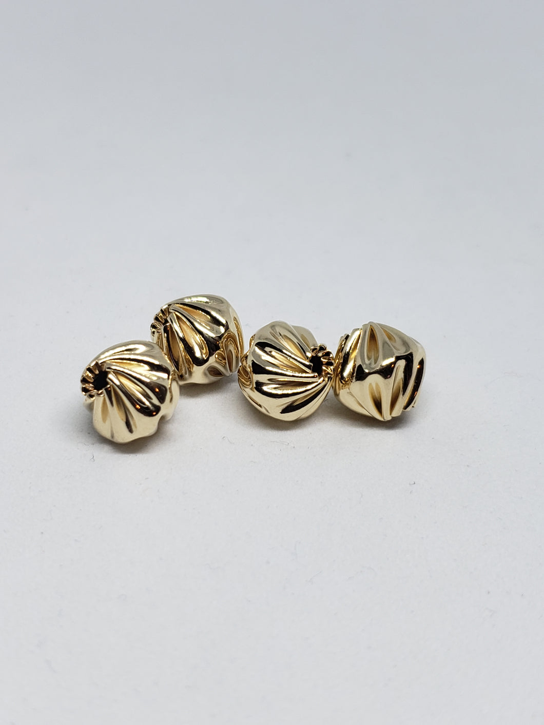 Smooth Pinch Twisted 10x11mm 4pk